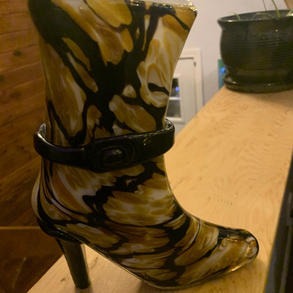 Glass boot